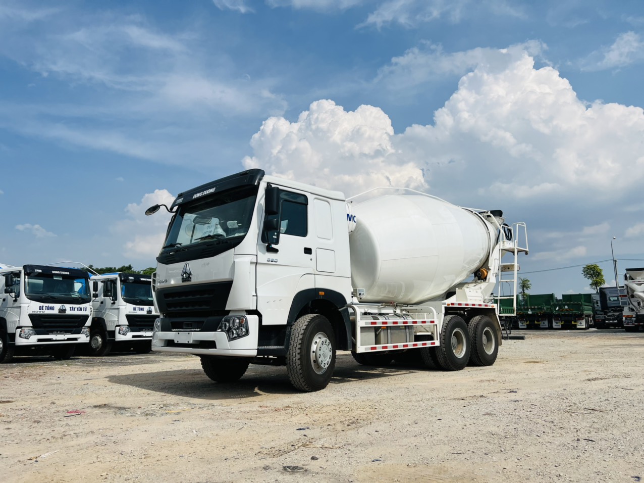 Xe Trộn Bê Tông HOWO V7G 380Hp – 12m3