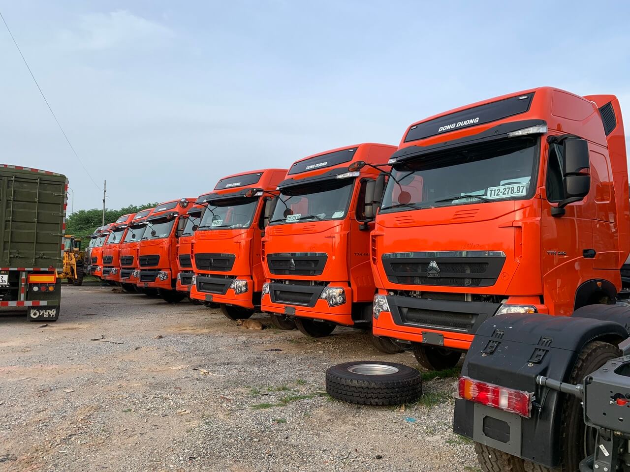 Xe Đầu Kéo HOWO T7H 440 Cầu Láp